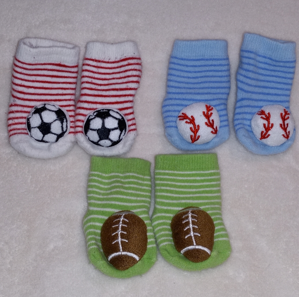Bundle of over 40 pairs infant socks - Picture 11 of 16
